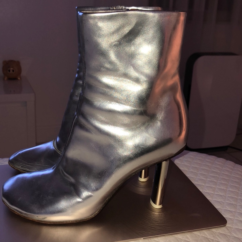 Vetements boots 👢 😍 - Picture 5 of 5